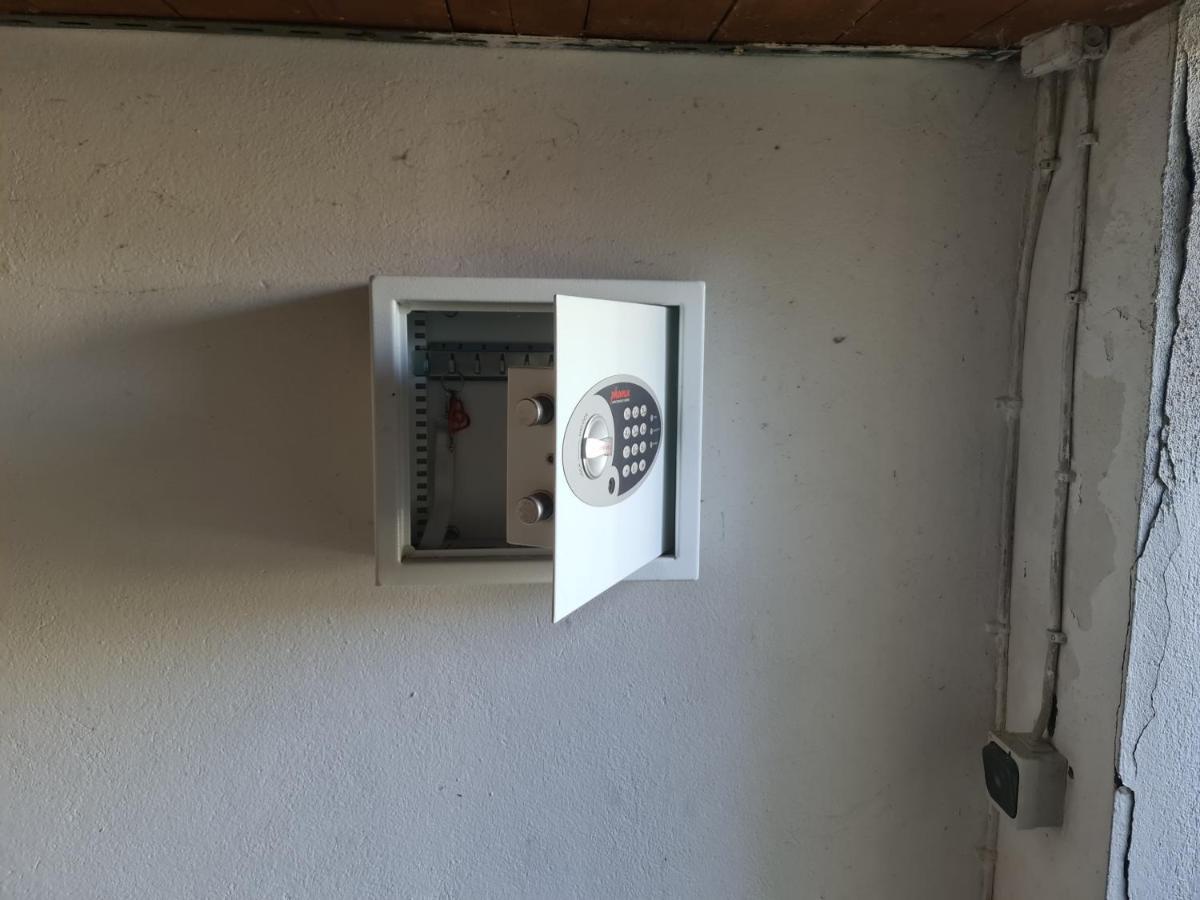 Geraeumiges Ferienhaus In Bad Salzuflen Mit Einfacher Ausstattung, Fuer Geschaeftsreisende, Gruppen Oder Familien Geeignet, 4 Schlafzimmer Esterno foto
