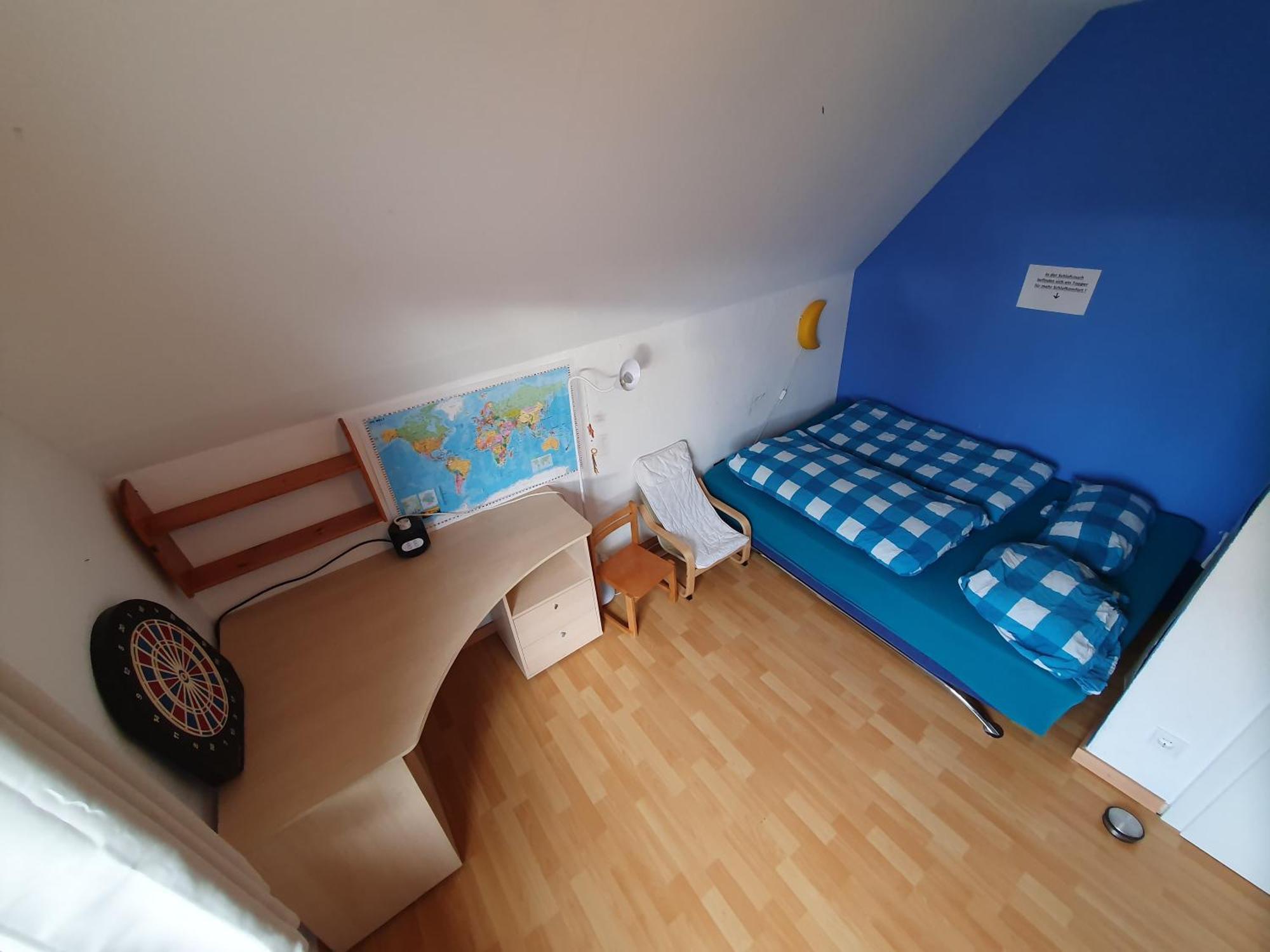 Geraeumiges Ferienhaus In Bad Salzuflen Mit Einfacher Ausstattung, Fuer Geschaeftsreisende, Gruppen Oder Familien Geeignet, 4 Schlafzimmer Esterno foto
