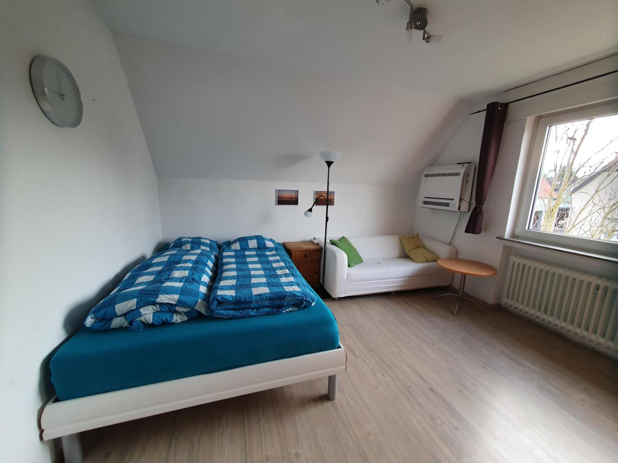 Geraeumiges Ferienhaus In Bad Salzuflen Mit Einfacher Ausstattung, Fuer Geschaeftsreisende, Gruppen Oder Familien Geeignet, 4 Schlafzimmer Esterno foto