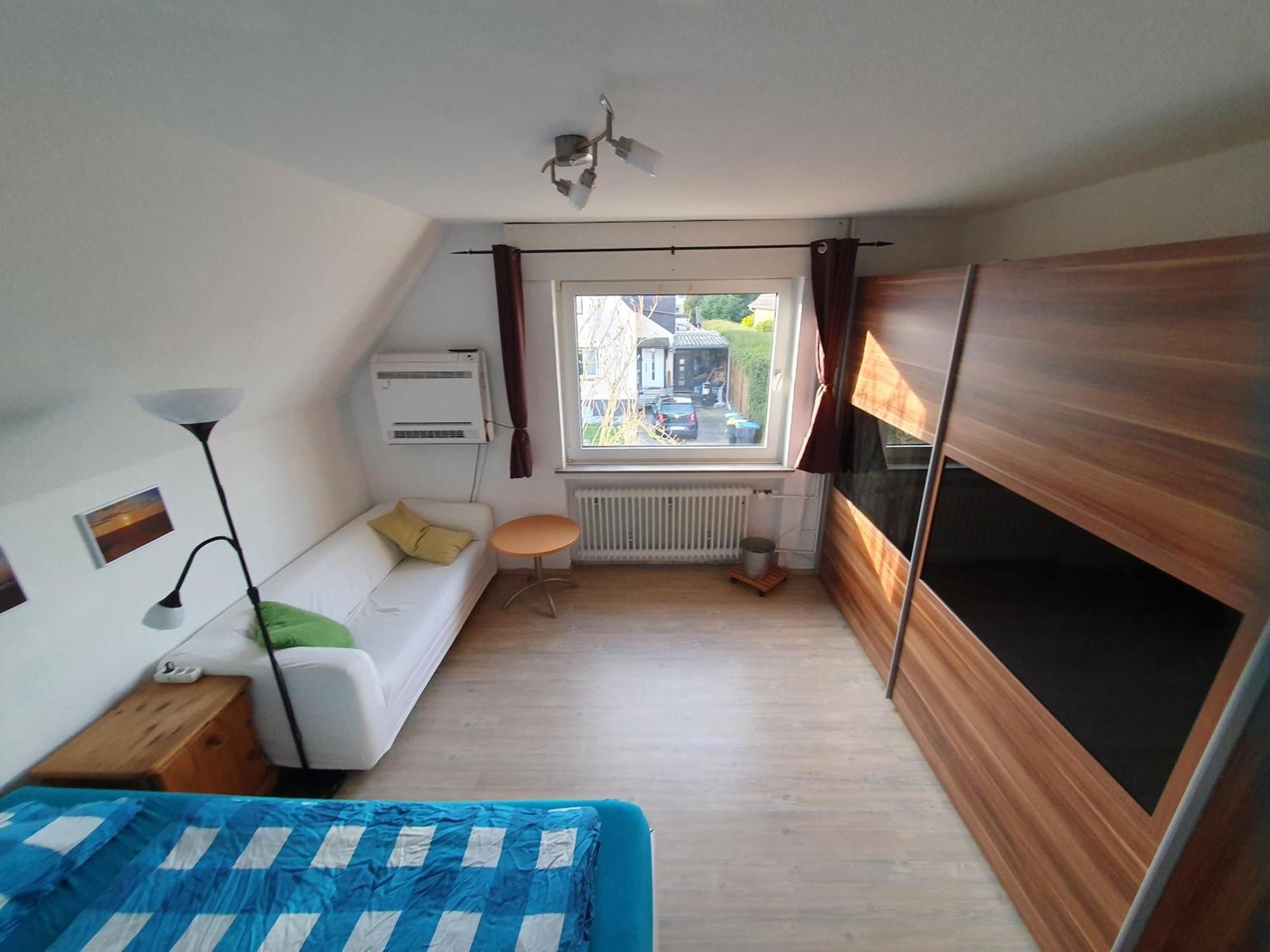 Geraeumiges Ferienhaus In Bad Salzuflen Mit Einfacher Ausstattung, Fuer Geschaeftsreisende, Gruppen Oder Familien Geeignet, 4 Schlafzimmer Esterno foto